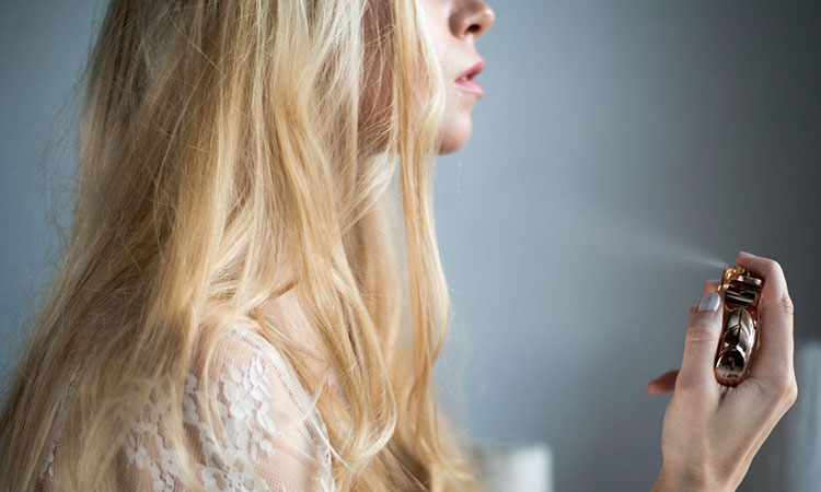 آیا عطر مو باعث ریزش مو می‌شود؟